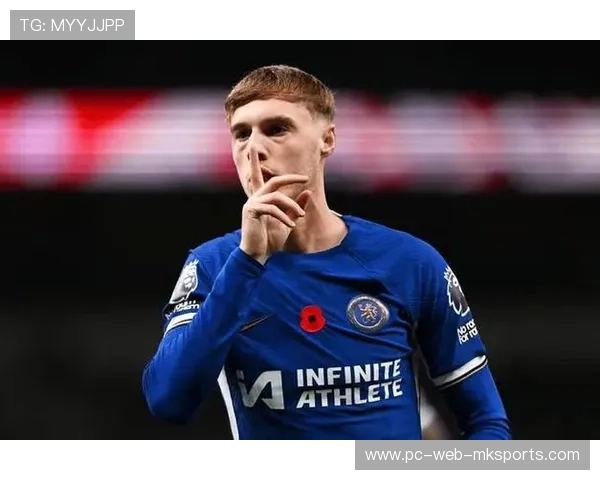 切尔西倒三角传递至位,帕尔默一脚中靶