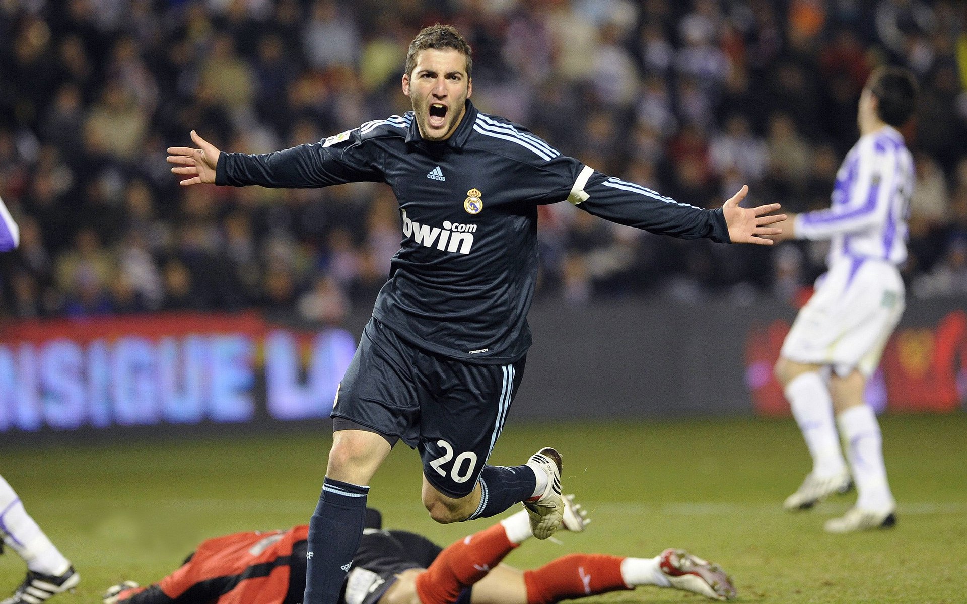 斯密斯：从全黑队的“未来之星”到如今的进攻引擎